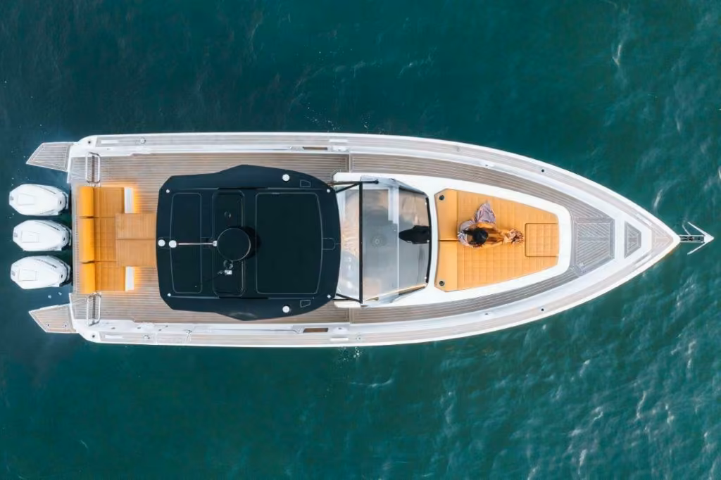 Motor yacht boat for rent in Miami