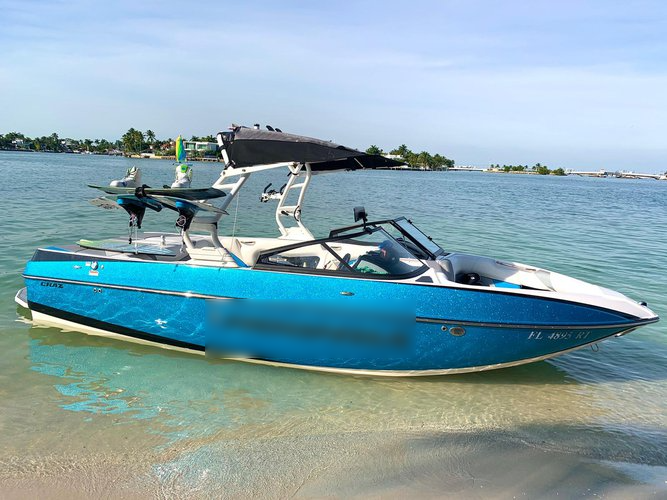 Motor boat boat for rent in Miami