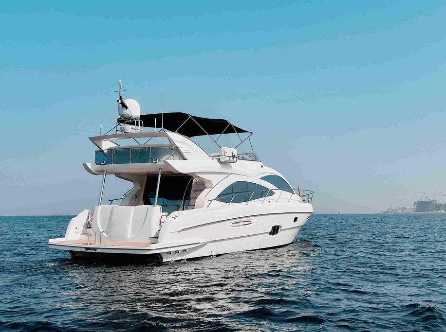 Boat rental in Dubai, 