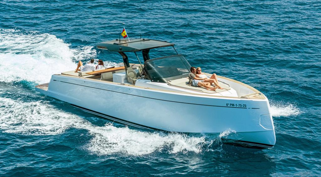 Up to 11 persons can enjoy a ride on this Motor yacht boat