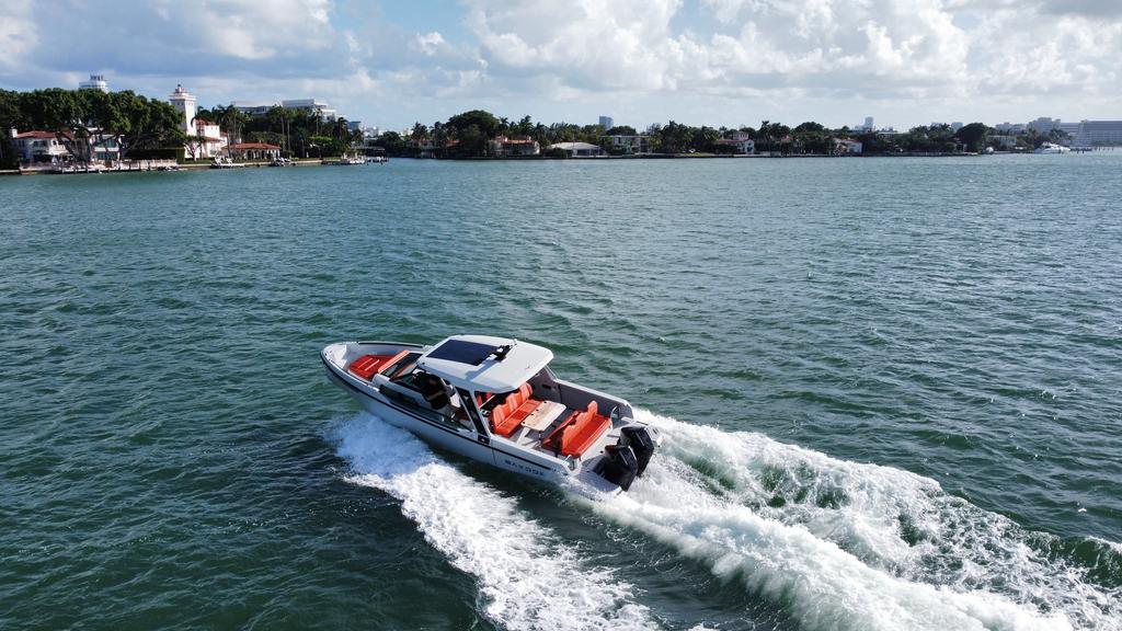 Boating is fun with a Motor boat in Fort Lauderdale