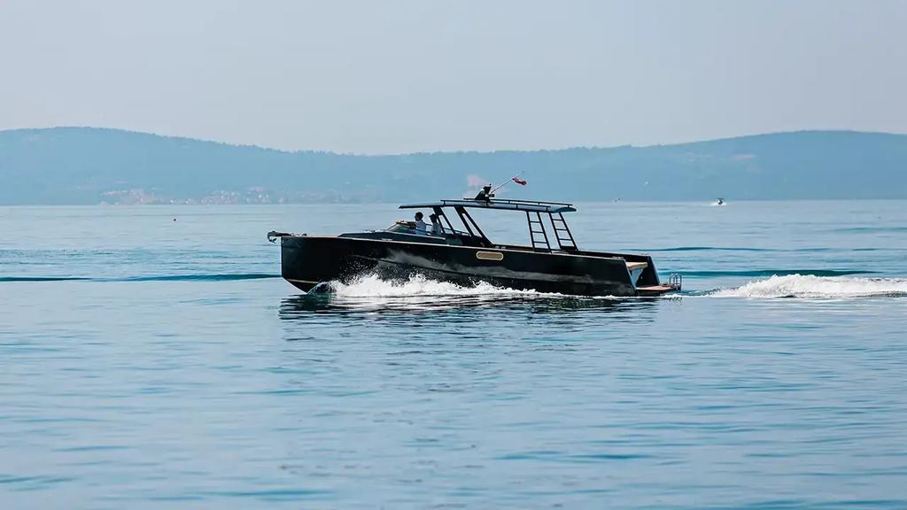 Up to 12 persons can enjoy a ride on this Motor boat boat