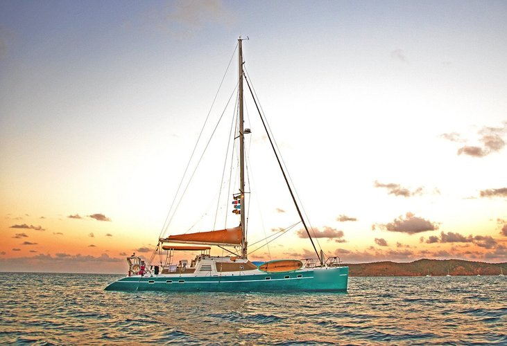 Catamaran boat rental in Waterford, CT