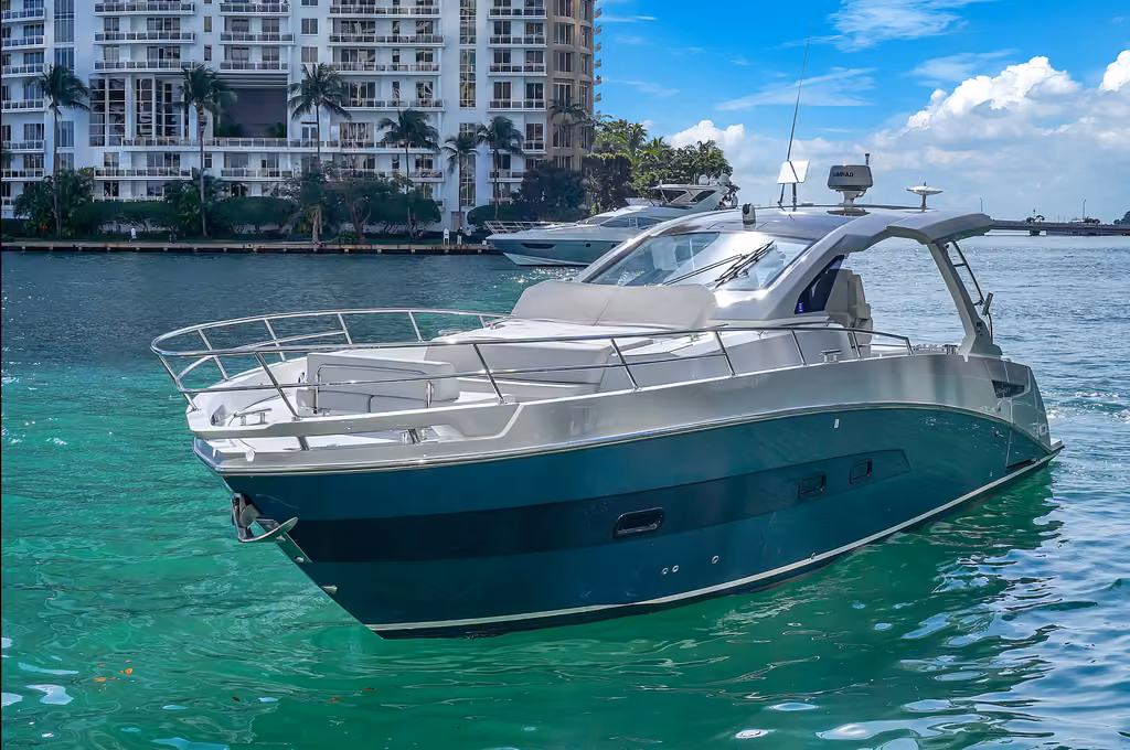 Cruiser boat rental in Fort Lauderdale, FL