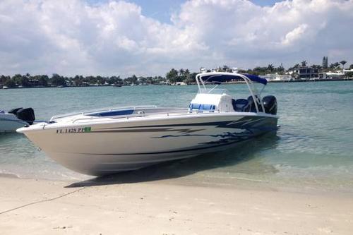 Relax and enjoy a beautiful day on the Miami waters with us