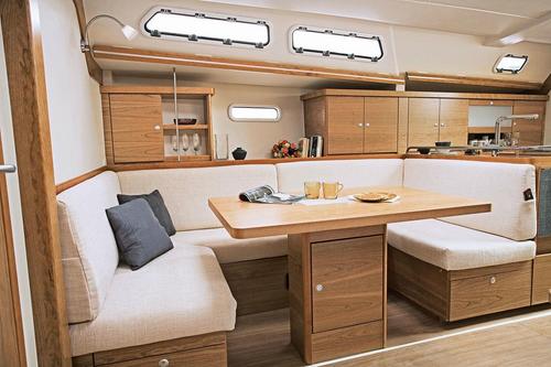Boating is fun with a Hanse in Athens