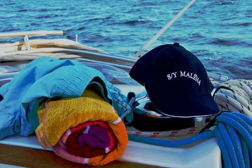 Up to 8 persons can enjoy a ride on this Beneteau boat