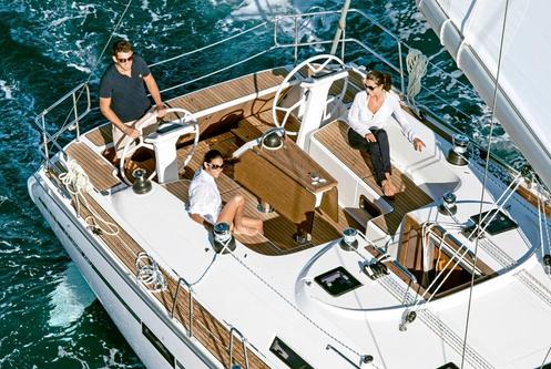 Cruiser boat rental in Athens, Greece