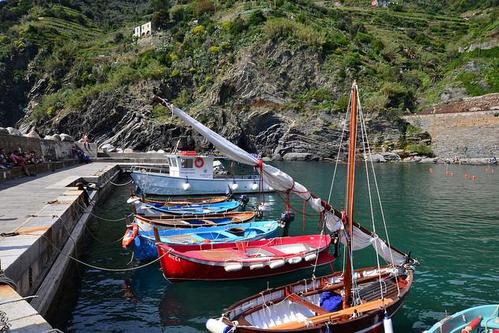 This 16.4' cantiere baldi cand take up to 5 passengers around Vernazza