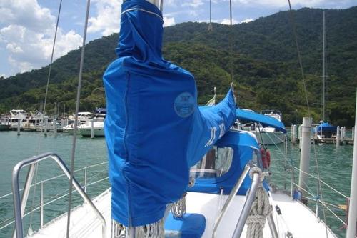 Boat rental in Ubatuba, 