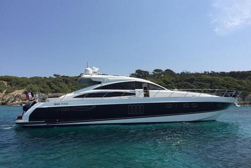 Rent this amazing Princess V70 in Port Grimaud