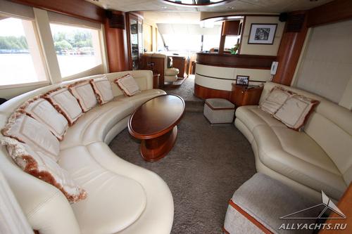 Motor yacht boat for rent in Miami Beach