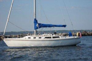 Sail Sag Harbor in a beautiful Catalina 34'