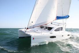 This 38.4' Robertson and Caine cand take up to 12 passengers around Miami