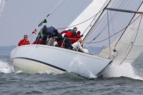 Discover Newport surroundings on this Cruiser Racer Nevins Boatyard boat