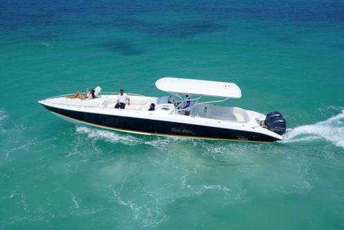 Experience St. Thomas in this speedy center console