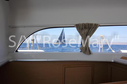 Up to 6 persons can enjoy a ride on this Lagoon boat