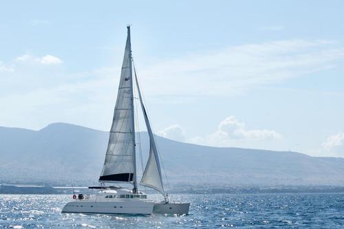 Lagoon boat for rent in Athens