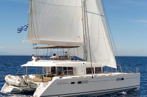 Enjoy an incredible holiday on this Lagoon 56