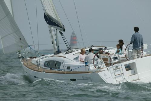Up to 6 persons can enjoy a ride on this Beneteau boat
