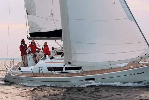 Experience fantastic sailing aboard this stunning Jenneau