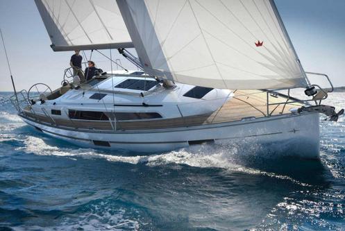 Enjoy luxury and comfort with this Bavaria 45 