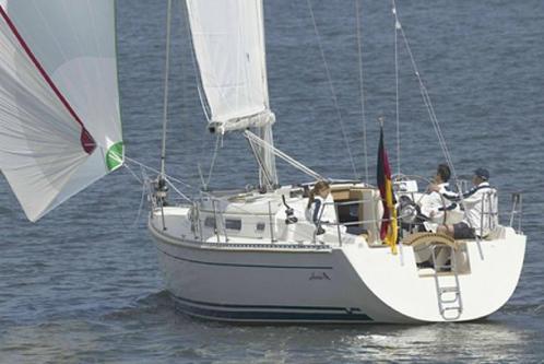 Discover Athens surroundings on this  371  Hanse boat