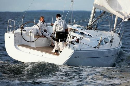 Cruiser boat rental in Athens, Greece
