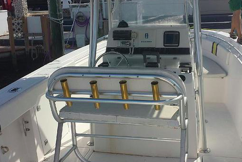 Up to 12 persons can enjoy a ride on this Center console boat