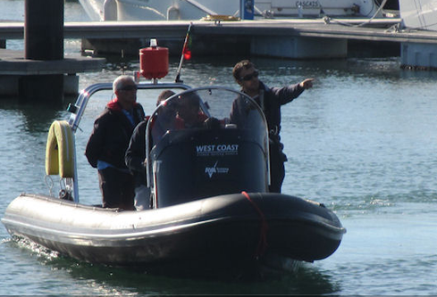 Rigid inflatable boat rental in Marina de Oeiras - Porto de Recreio, Portugal