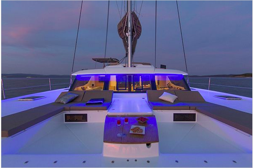 Discover Road Town surroundings on this Saba Fountaine Pajot boat