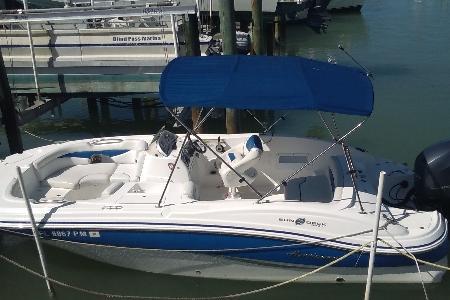 Speed around St. Pete with this Sundeck 203