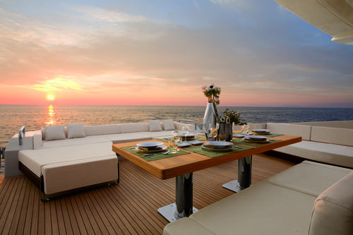Azimut boat for rent in Elliniko