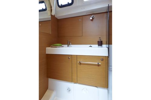Discover Ionian Islands surroundings on this Sun Odyssey 519 Jeanneau boat