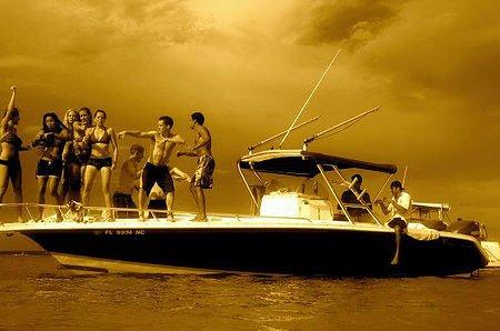 Discover Key Biscayne surroundings on this N/A Sea Boss boat