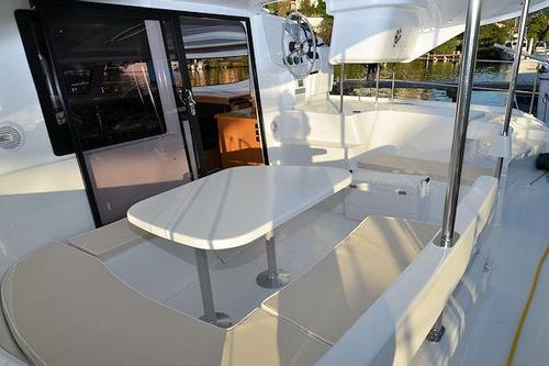 This 40.0' Fountaine Pajot cand take up to 7 passengers around Road Town