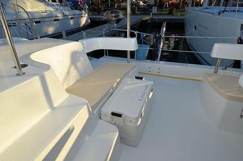 Up to 7 persons can enjoy a ride on this Catamaran boat