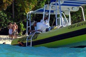Discover St. Thomas surroundings on this Custom Custom boat