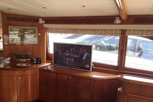 Discover Elliniko surroundings on this 2800 OPEN Guy Couach boat
