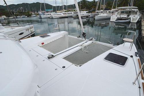 Up to 8 persons can enjoy a ride on this Lagoon boat