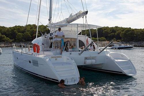 Up to 8 persons can enjoy a ride on this Lagoon boat
