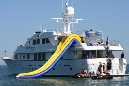 Make your Escape to the Caribbean on this Beautiful Yacht!