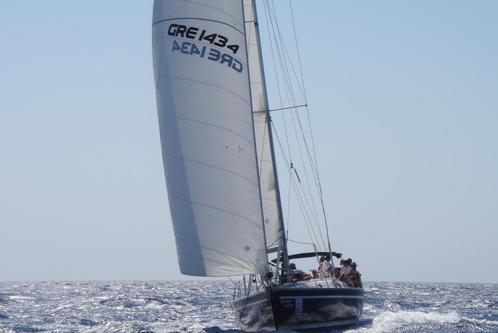 This 52.0' Ocean Yachts cand take up to 11 passengers around Myrina