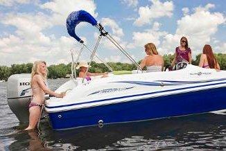 Enjoy Miami's sun on this amazing bow rider !