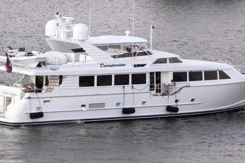 Boating is fun with a Motor yacht in Tortola