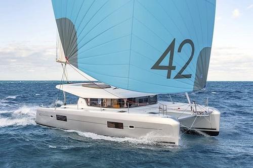 Try this incredible new catamaran in Tortola !