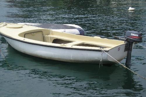 RENT A BOAT FOR 6 PERSONS