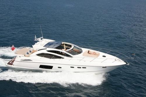 Enjoy the performance of this Sunseeker on French waters !
