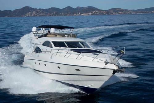 Take a ride on this meticulously designed boat !