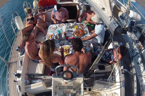 Classic boat for rent in Athens